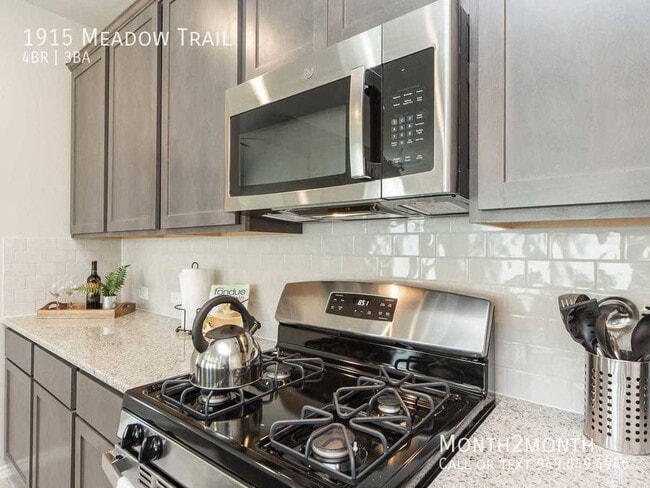 Building Photo - Meadow Trail Manor
