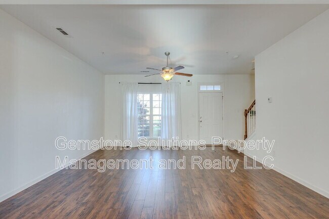 Building Photo - 304 Oldbury Ln