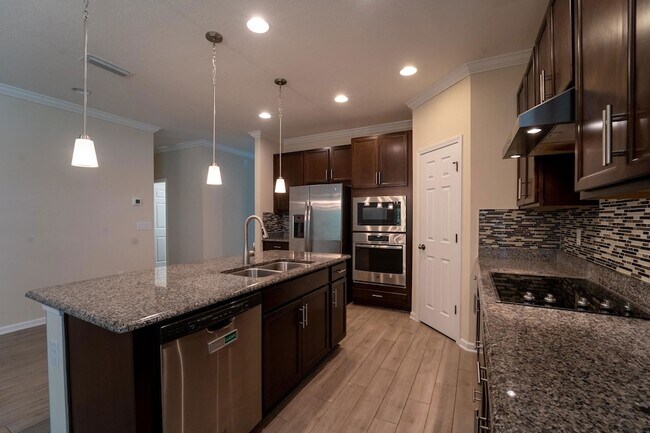Building Photo - 543 Aventurine Ave
