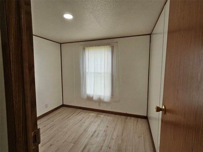 Building Photo - 16974 Balmoral St