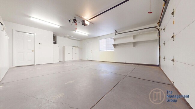 Building Photo - 37 E 675 S