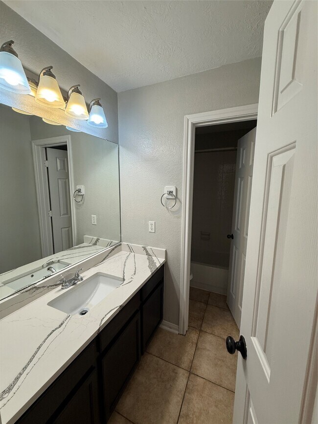 Building Photo - 22031 Falvel Dr