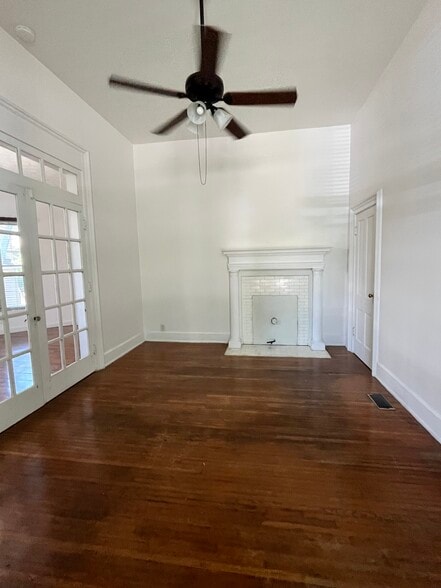 bedroom - 112 Clay St