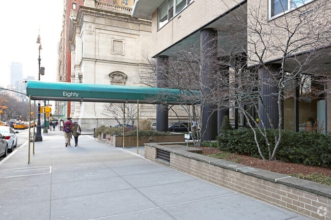 Building Photo - 80 Central Park W