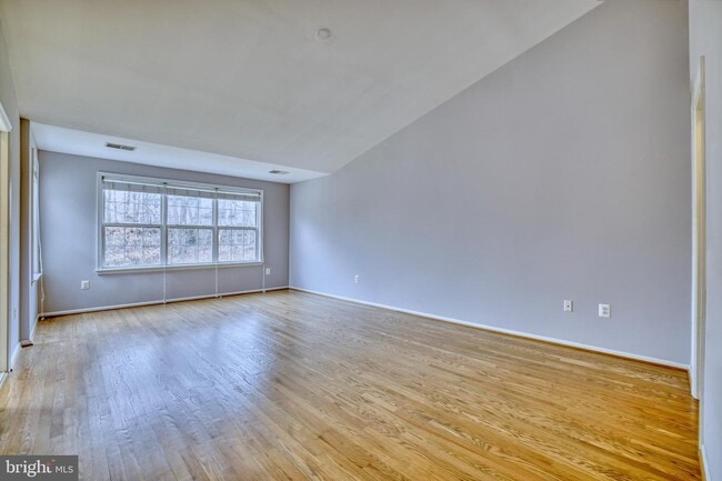 Building Photo - 5742 Governors Pond Cir