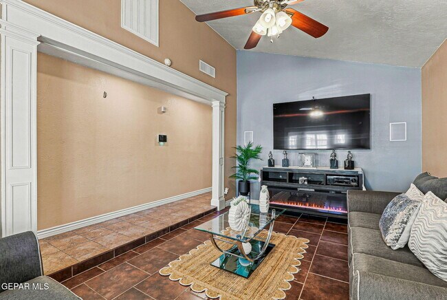 Building Photo - 4648 Robert Acosta Dr