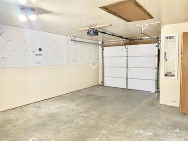 Building Photo - Cozy 2 Bed, 1 Bath, Attached Garage Home on a Large Corner Lot in FOCO