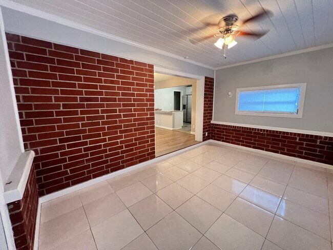 Building Photo - 3219 Fruitwood Ln