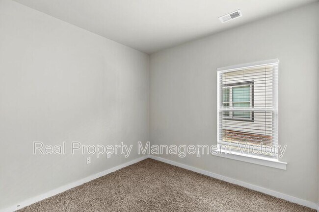 Building Photo - 275 Avalon Wy