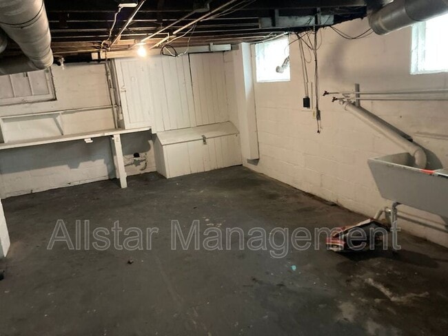 Building Photo - 10731 Elmarge Ave