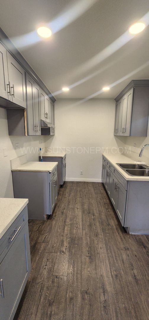 Building Photo - 3 Bedroom, 1 Bathroom
