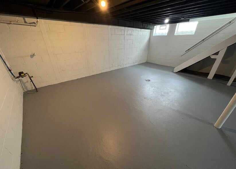 Building Photo - 21534 Moross Rd