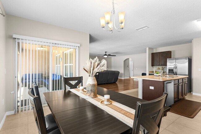Building Photo - 5771 Marsh Landing Dr