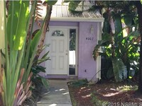 Building Photo - Furnished Beachside Townhome 2 bedroom/ 1....