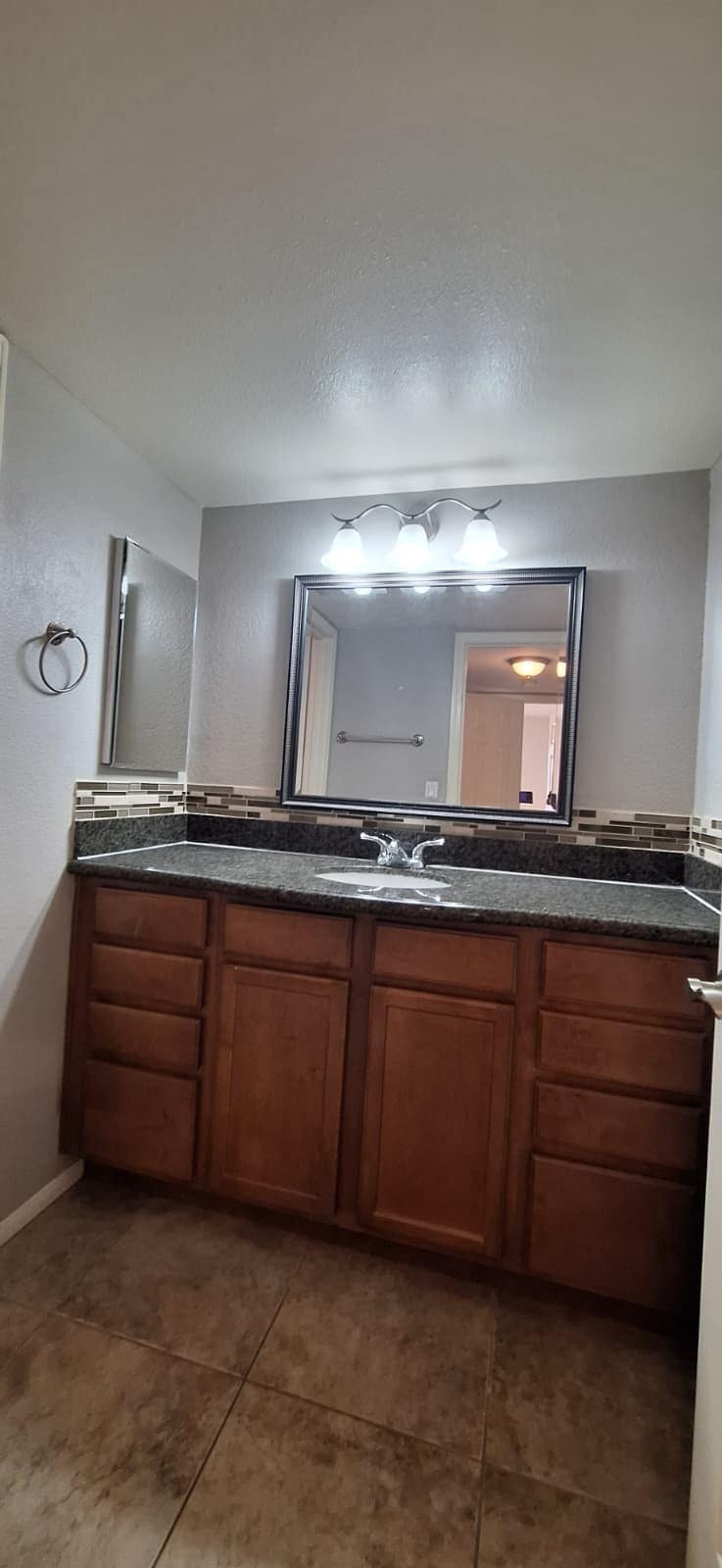 Building Photo - 1455 E Katie Ave