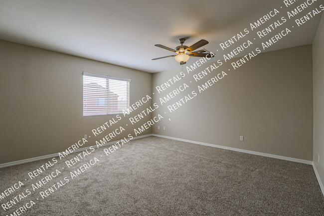 Building Photo - $500 off the 1st full month's rent with a ...