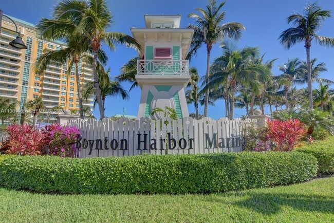 Building Photo - 700 E Boynton Beach Blvd