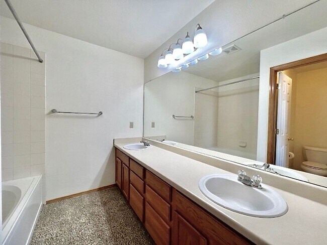 Building Photo - 4 Bedroom Home in Pronghorn Glen with Mountain Views