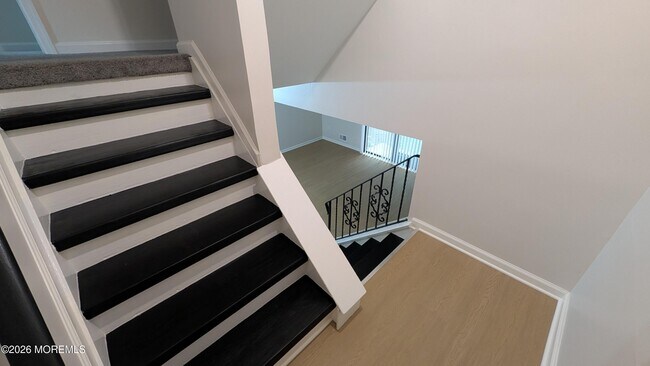 Building Photo - 13 Wren Way