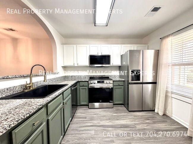 Building Photo - 3837 Glenlea Commons Dr