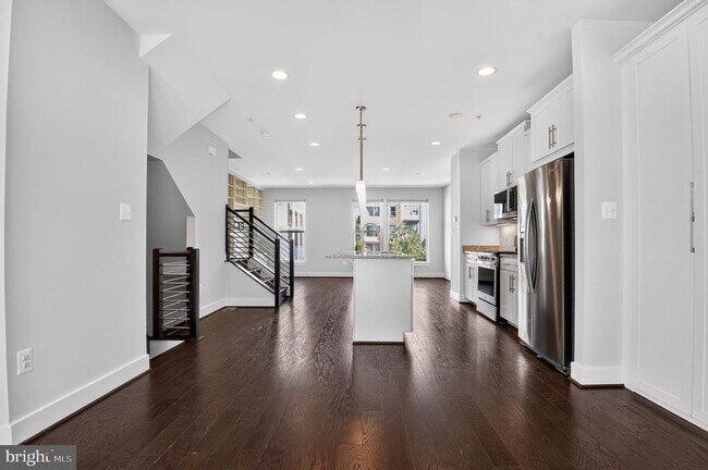 Building Photo - 5138 Longstone Way