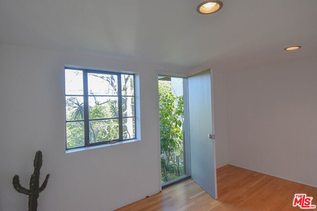 Building Photo - 8895 Appian Way