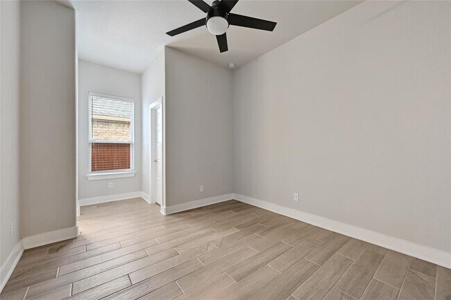 Building Photo - 428 Texon Dr