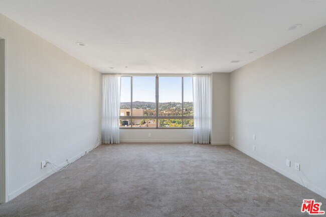 Building Photo - 10430 Wilshire Blvd