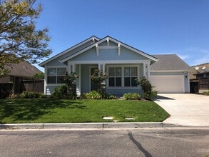 Building Photo - Available Now! 3 Bedroom 2 Bath Spacious H...