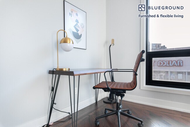 Building Photo - 1536 W Chicago Ave