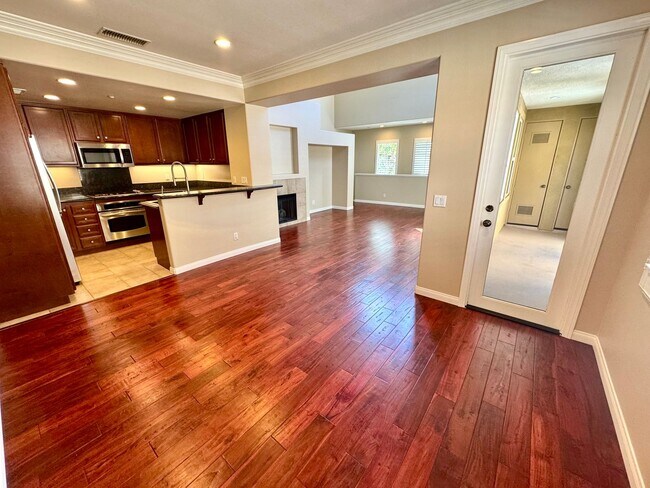 Building Photo - 2 bedroom, plus loft Townhouse in Turtle R...