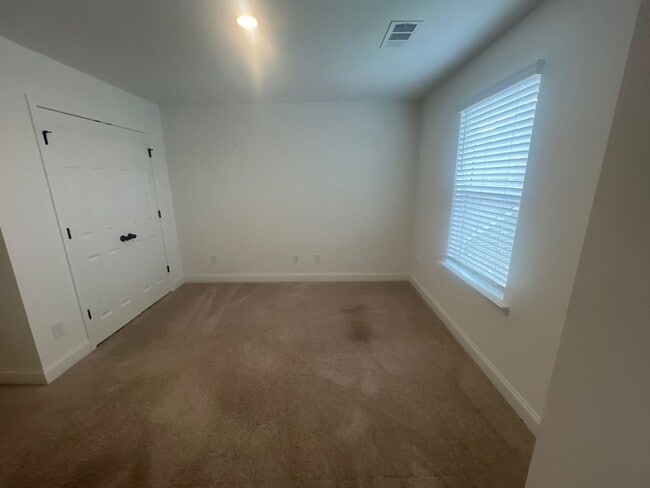 Building Photo - 312 Traywick Pl