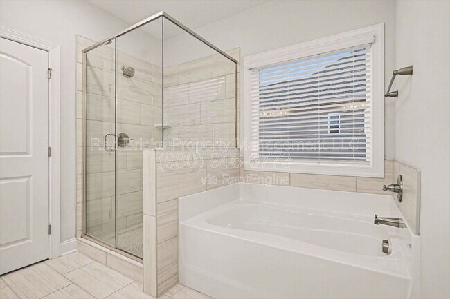 Building Photo - 7907 Moon Hl Pl