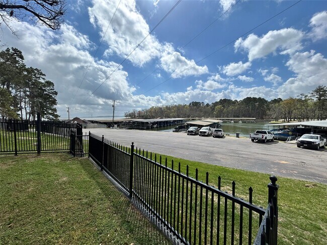 Building Photo - 30 Harbour Ln