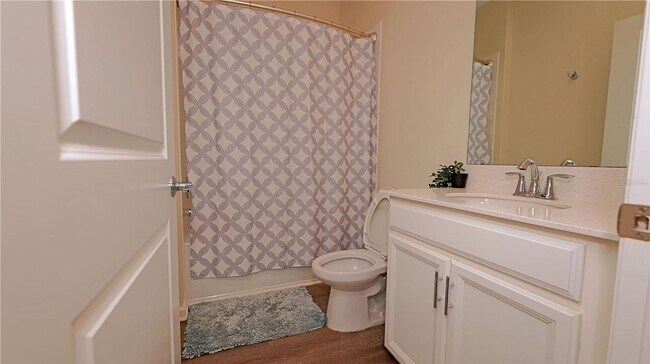 Building Photo - Magnetite Loop