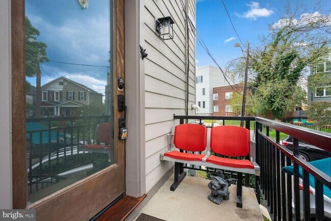 Building Photo - 509 Franklin St NE