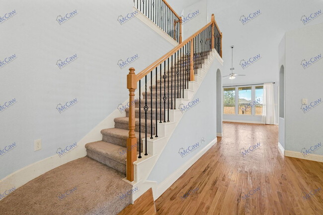 Building Photo - 5595 Lightfoot Ln