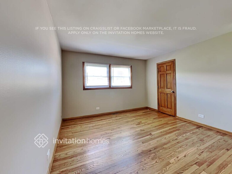 Building Photo - 5015 Prairie Ave