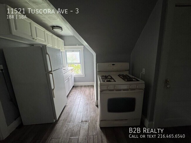 Building Photo - 11521 Tuscora Ave