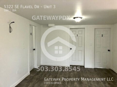 Building Photo - 5322 SE Flavel Dr