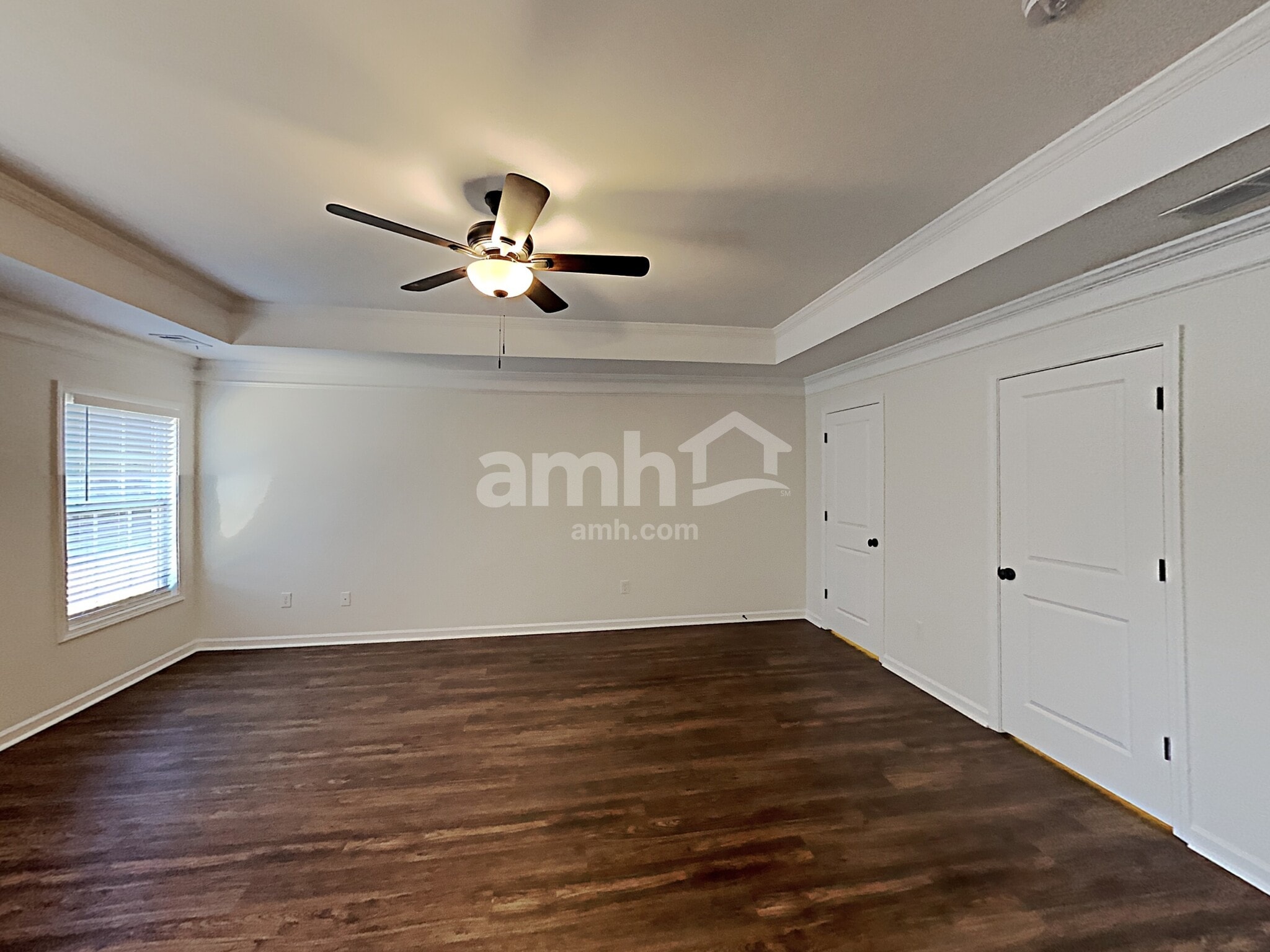 Building Photo - 446 Crestmont Ln