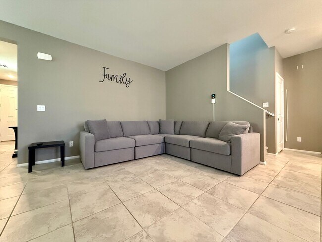 Building Photo - (Fully Furnished) 4 Bedroom + Loft,  3 Full Bath, Gated Community in SouthWest.