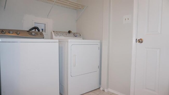 Building Photo - 734 Legion Dr