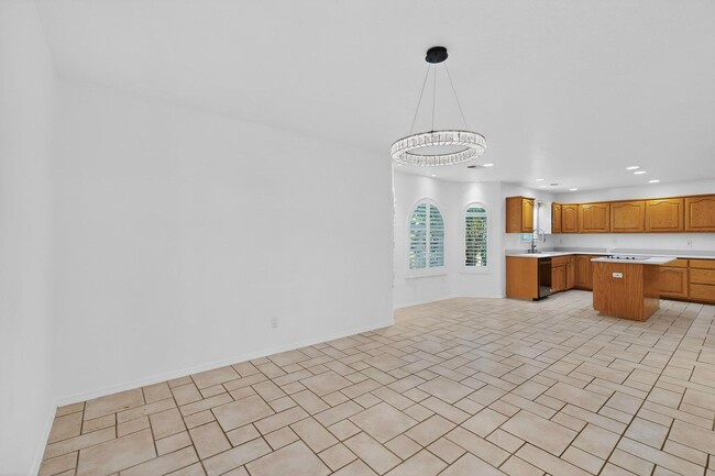 Building Photo - Executive Rental