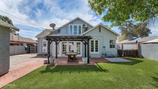 Building Photo - 114 W Windsor Ave