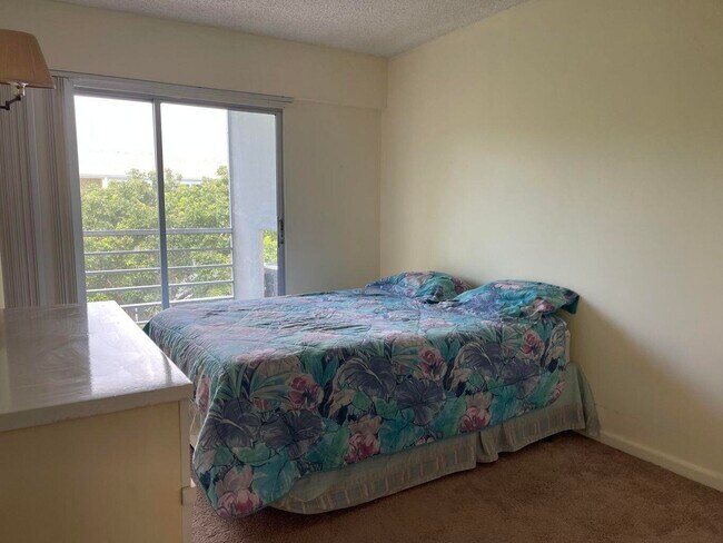 Building Photo - 198 Dorset E