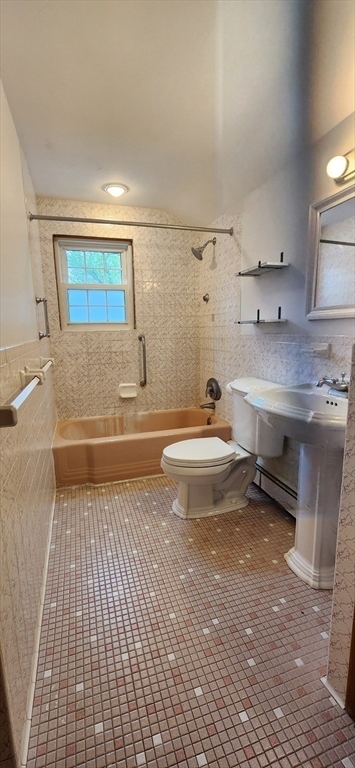 Building Photo - 441 First Parish Rd