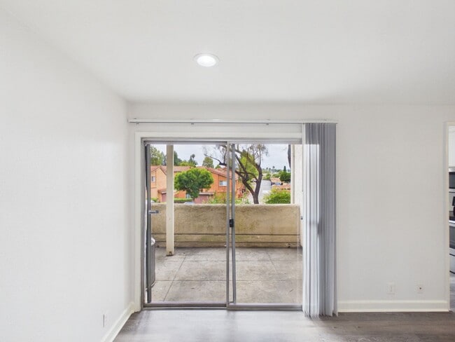 Building Photo - 237 Diamond Way
