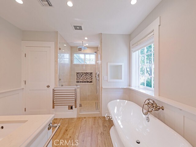 Building Photo - 5463 Katherine Ave