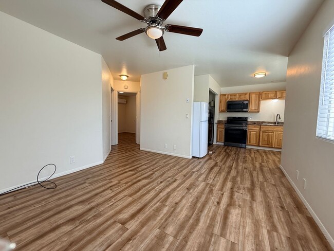 Building Photo - PM16-00412K: 4th